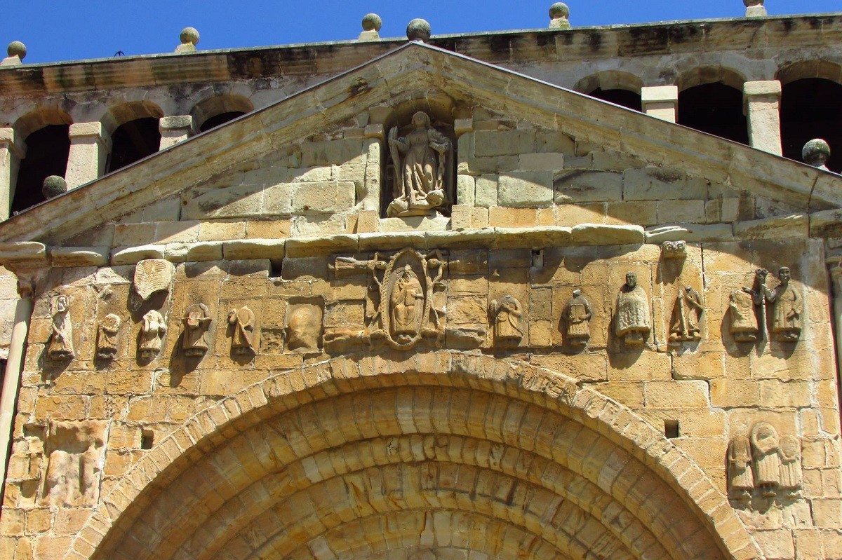 ÁNGELES HORIZONTALES EN EL ROMANICO-2R