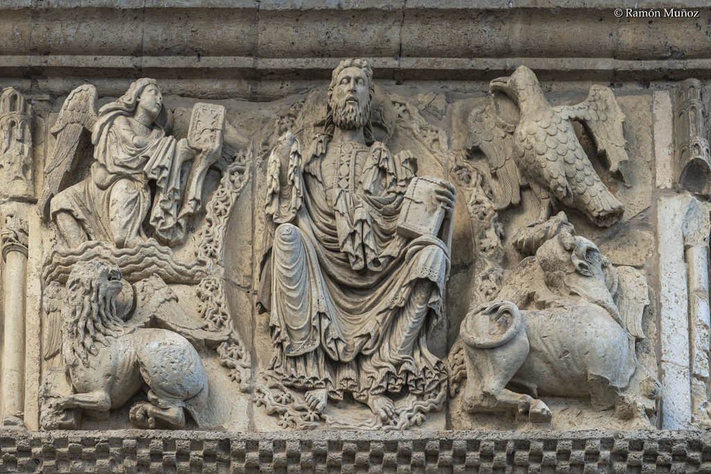 LA IGLESIA DE SANTIAGO EN CARRIÓN DE LOS CONDES. EL PANTOCRATOR         16