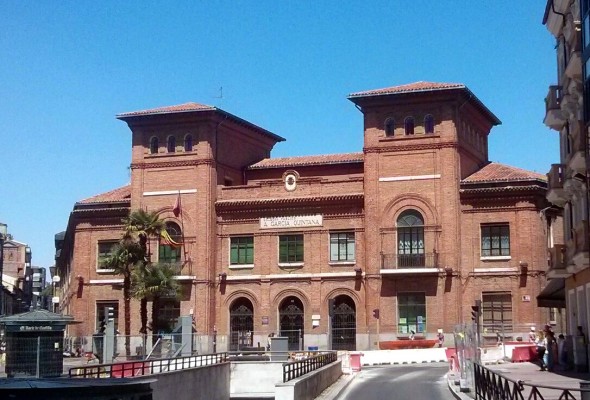 ¿QUÉ HA SIDO DEL MAGISTERIO EN ESPAÑA?             2