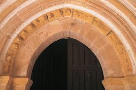 SANTA MARÍA MAYOR DE CASTRECÍAS     48