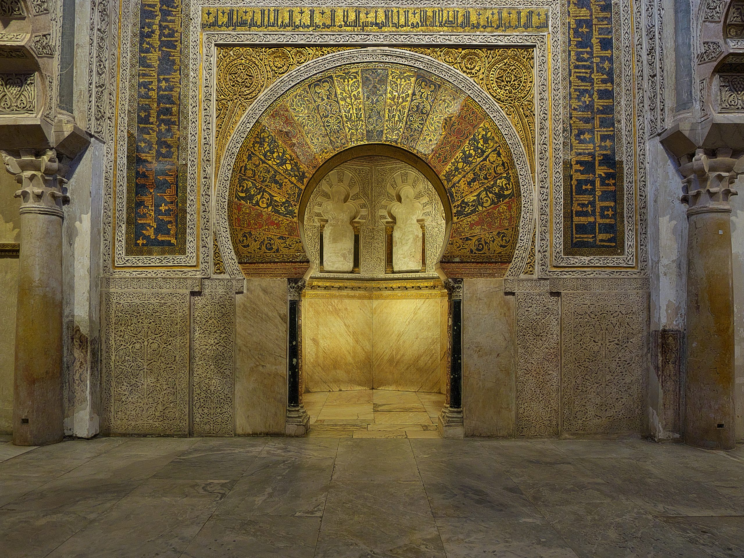 SUBH LA ESCLAVA SULTANA      53