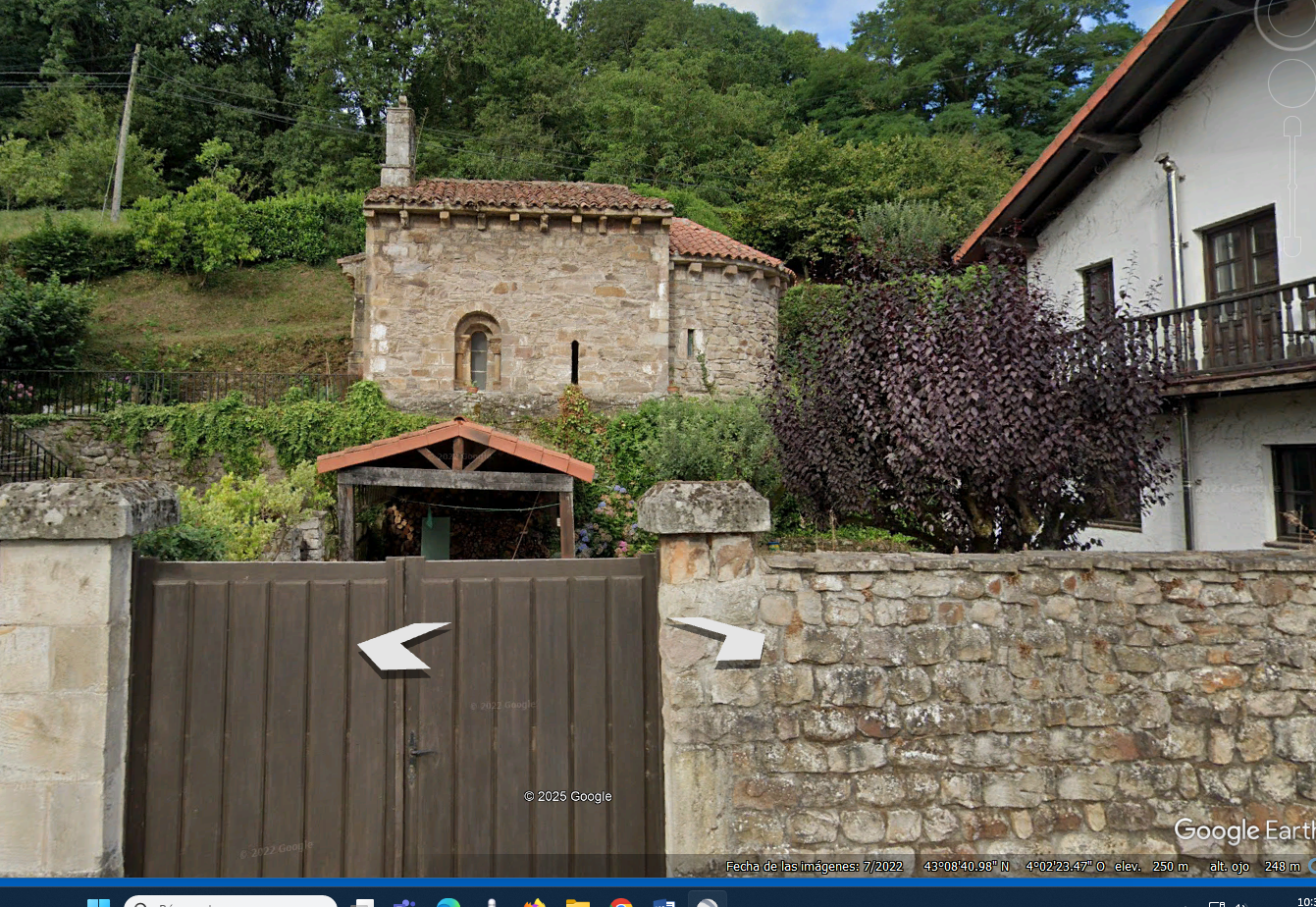 LA ERMITA DE SAN LORENZO DE PUJAYO  UN HOMBRE ILUSTRADO IMPIDIÓ SU DERRIBO.     57