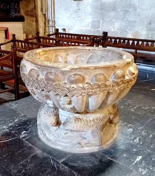 LA PILA BAUTISMAL DE SANTA MARÍA DEL PUERTO DE SANTOÑA.  Una joya del románico montañés   62