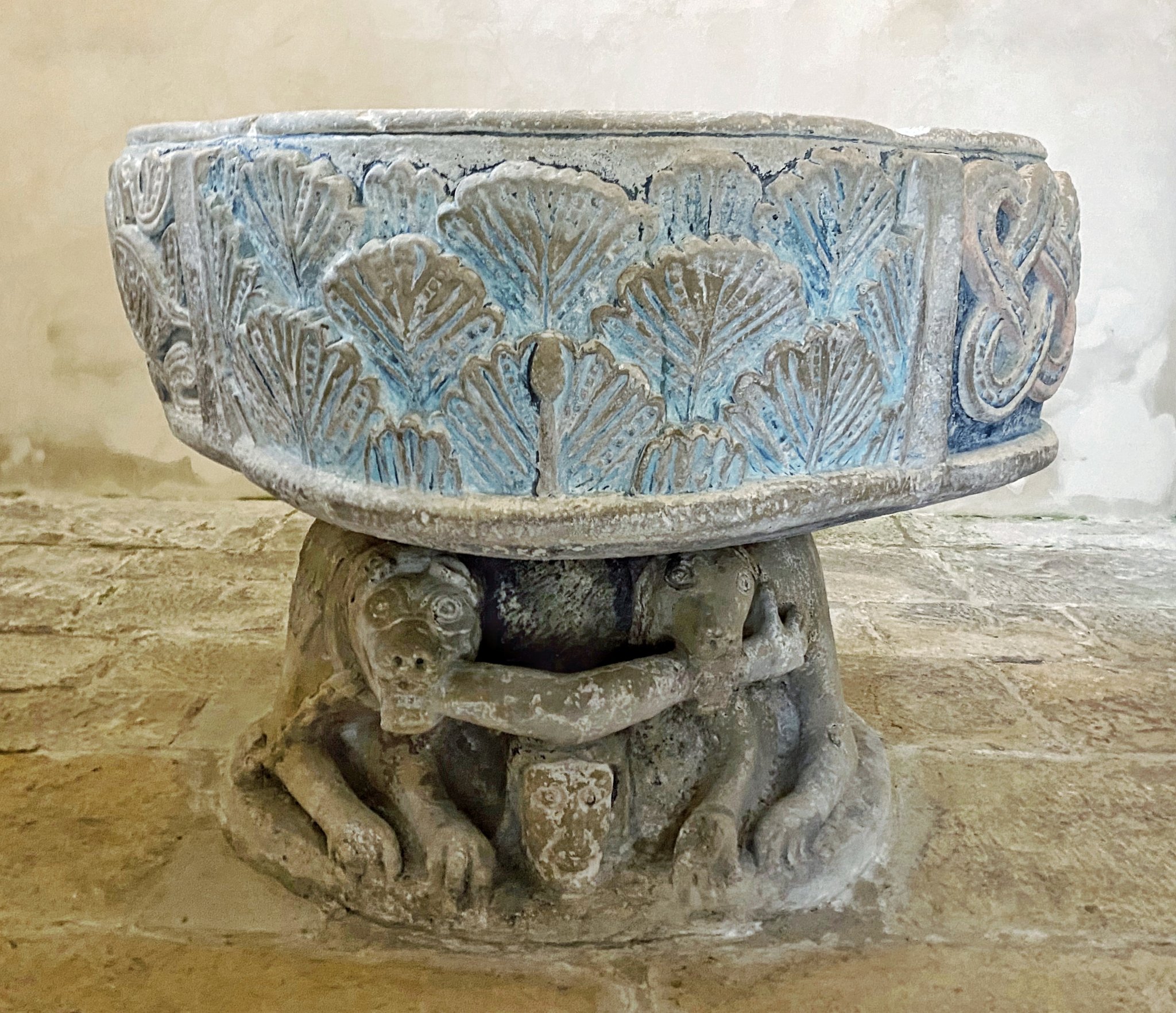 LA PILA BAUTISMAL DE SANTA MARÍA DE BAREYO