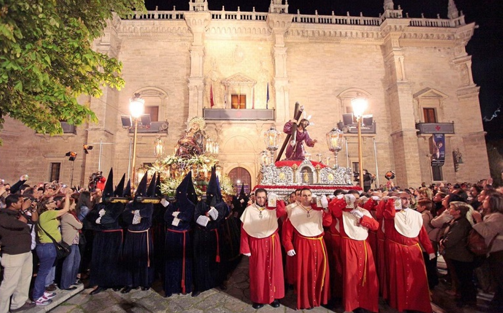 LA SEMANA SANTA. Fe, tradición, arte y cultura. Una solemnidad muy arraigada en España.       2
